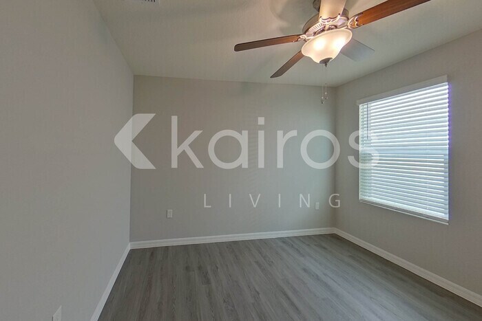 Building Photo - 8657 SW 43rd Ter