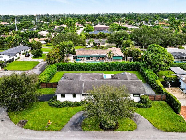 Building Photo - 8341 SW 87th Terrace