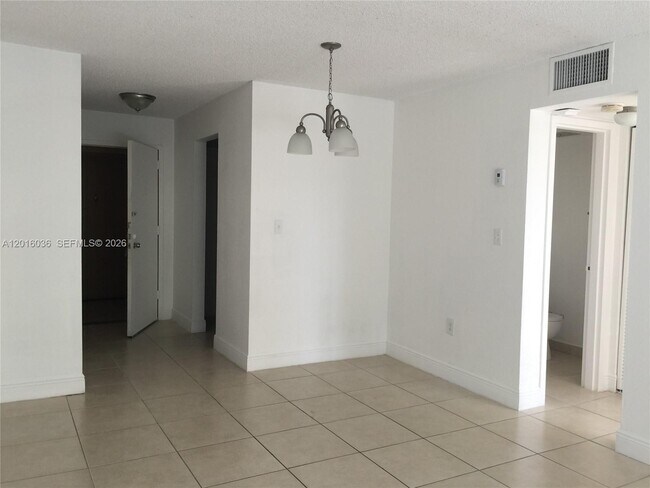 Building Photo - 1805 Sans Souci Blvd