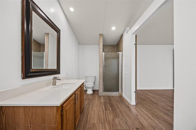 Building Photo - 184 Oak Forest Ct