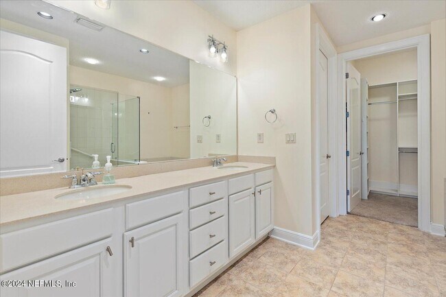 Building Photo - 4300 S Beach Pkwy