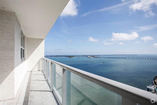 Building Photo - 1155 Brickell Bay Dr