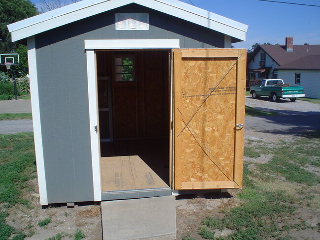 storage shed - 714 Main St