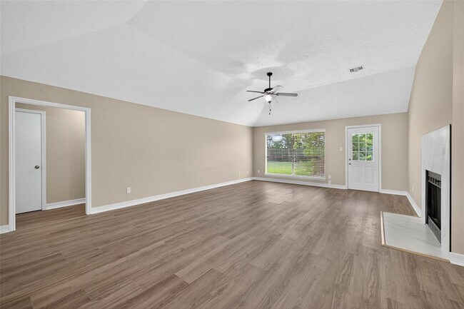 Building Photo - 6906 Pembrough Ln