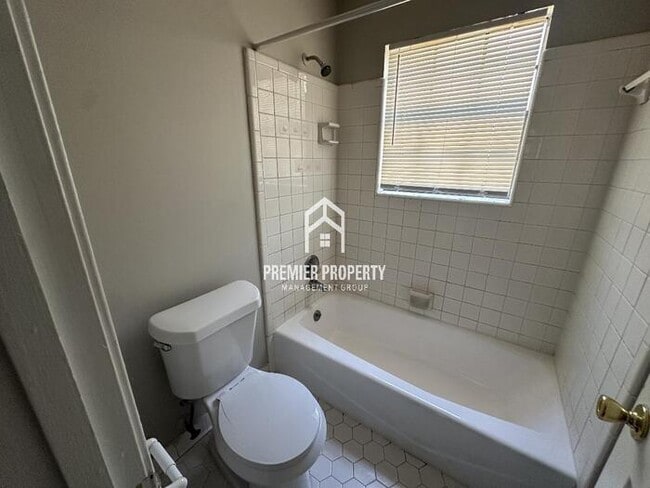 Building Photo - 2533 Richwood St