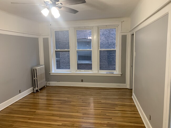 Building Photo - 5352 N Winthrop Ave