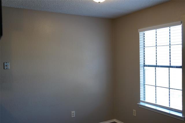 Building Photo - 604 Kings Way Dr