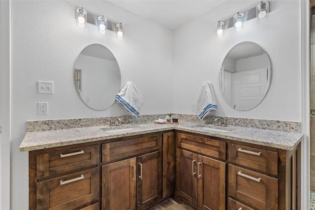 Building Photo - 904 Meadowlark Ln