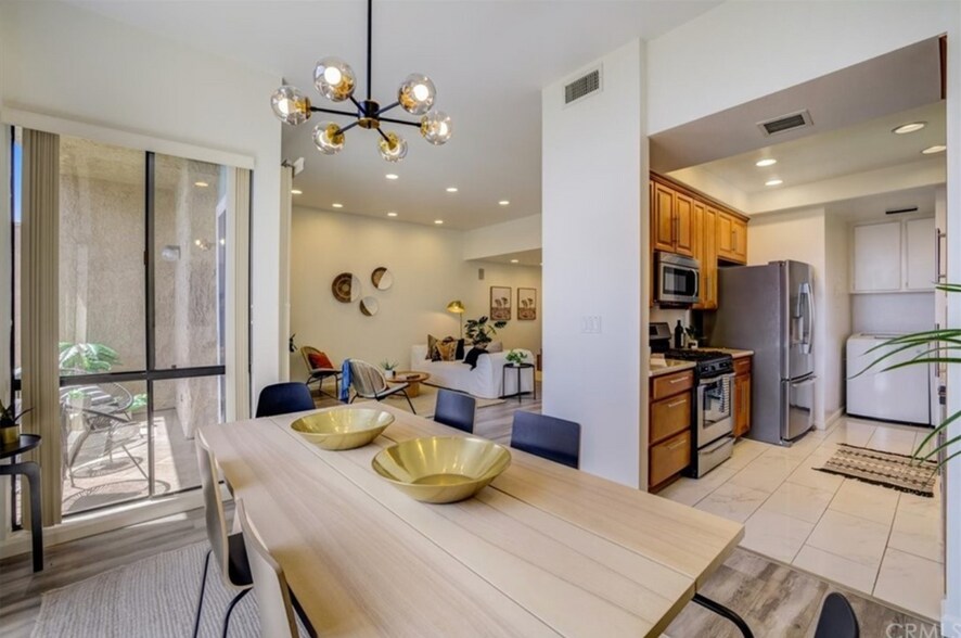 Building Photo - 688 Vallejo Villas