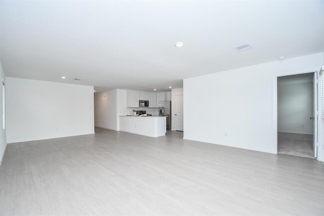 Building Photo - 21435 Montecagnano Ave