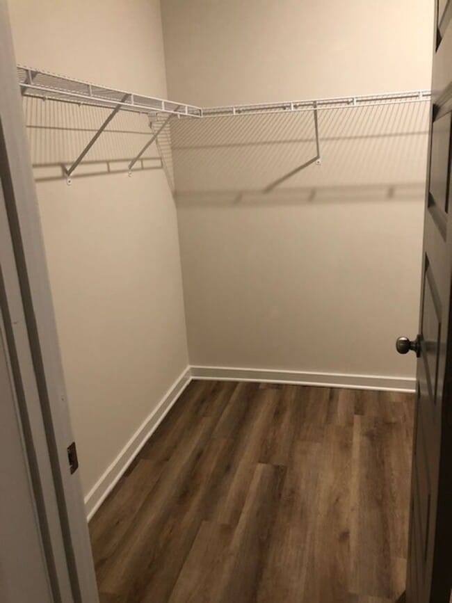 Building Photo - Beautiful Townhome in Athens!