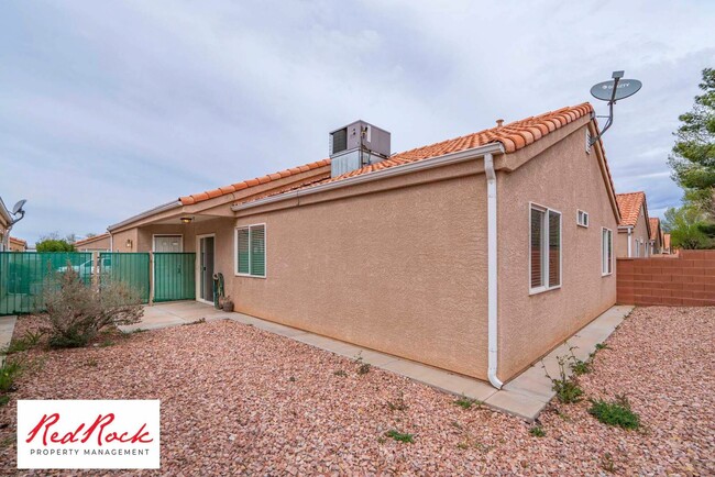 Building Photo - Dog Friendly - 3 Bedroom, 2 Bathroom Prope...