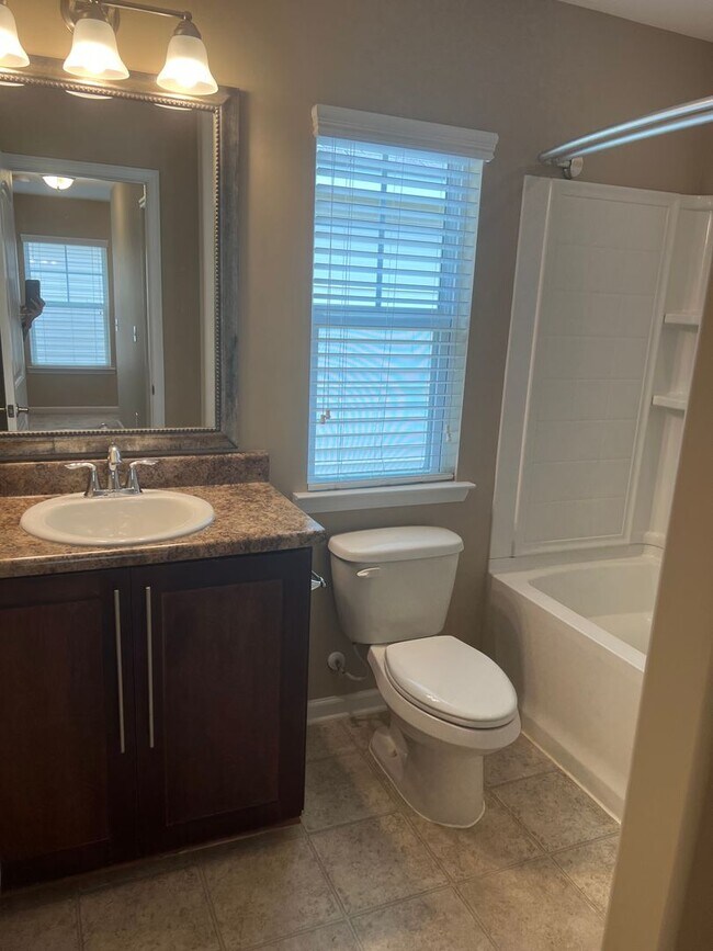 Building Photo - Lovely Home in Palmetto Pointe!-FREE Month Special!