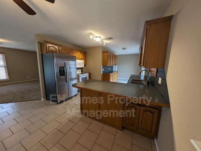 Building Photo - 104 Aspen Ct