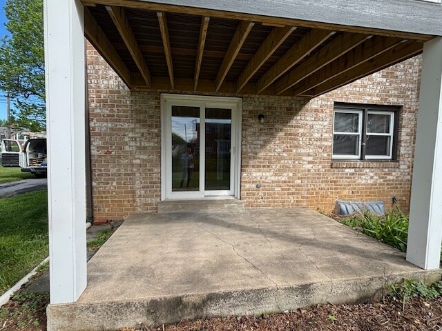 Building Photo - 502 Klein Ave