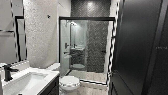 Building Photo - 710 Childs Ave