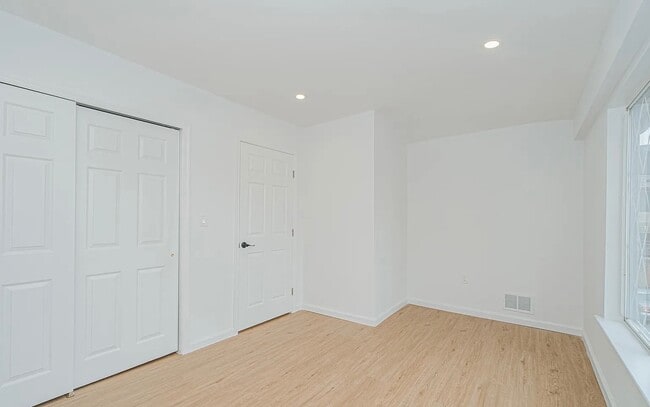Building Photo - 22 Greenfield Ct