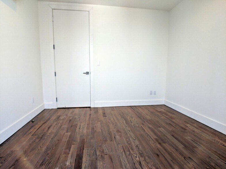 Building Photo - 171 Linden Blvd