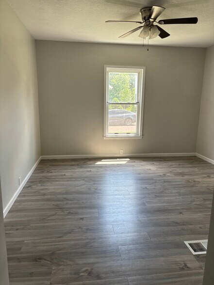 Living room - 111 Oak St