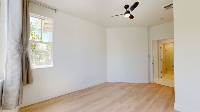 Building Photo - 1605 Rose Clover St