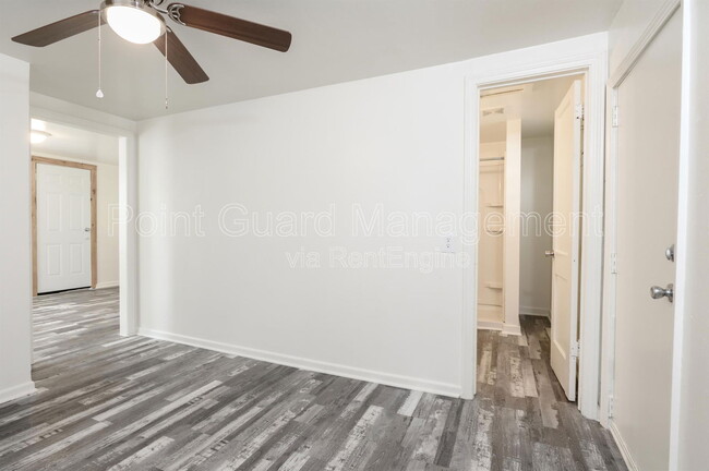 Building Photo - 854 S Belmont St