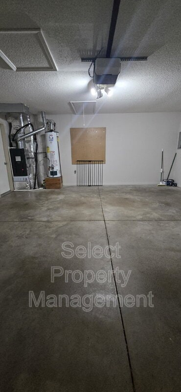 Building Photo - 5438 Thornbriar Ln