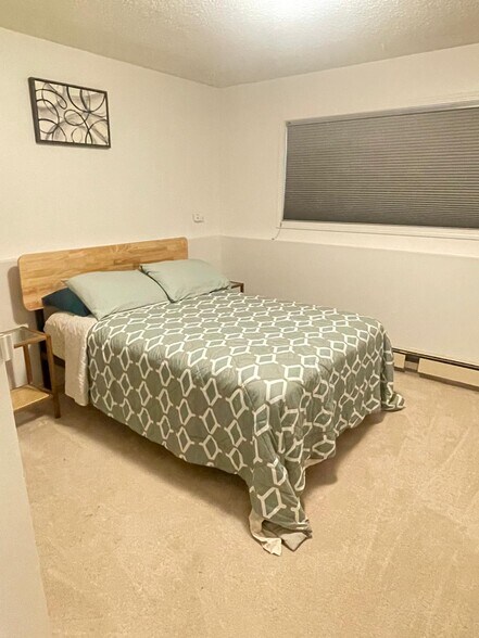 Building Photo - 7001 Sherwood Ave