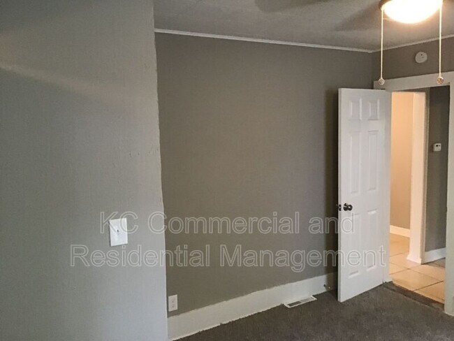 Building Photo - 107 Clinton Pl