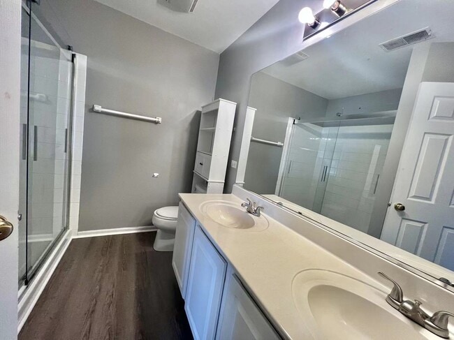 Building Photo - 3367 Ravinia Cir