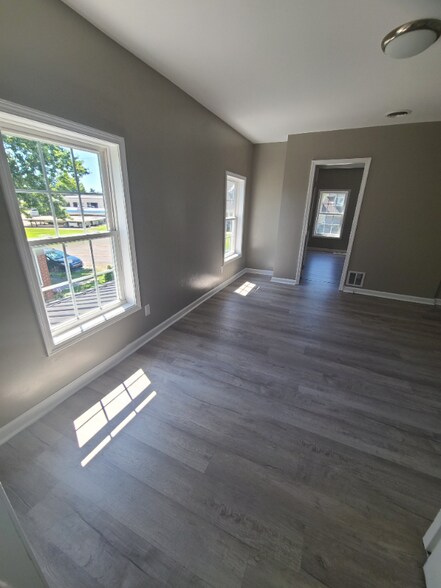 Building Photo - 32 Forry St