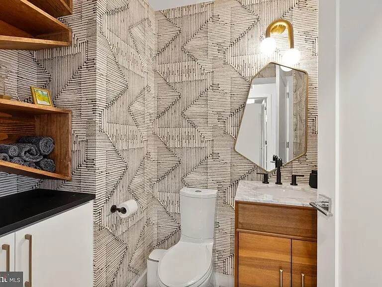 Powder Room - 1211 Van St SE