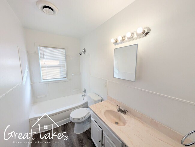 Building Photo - Cozy 2 Bedroom 1 Bathroom now available for rent