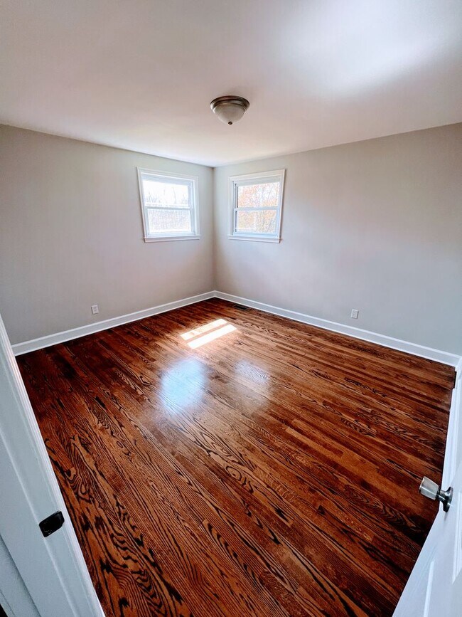 Building Photo - 4 Bedroom Home in Campbell County
