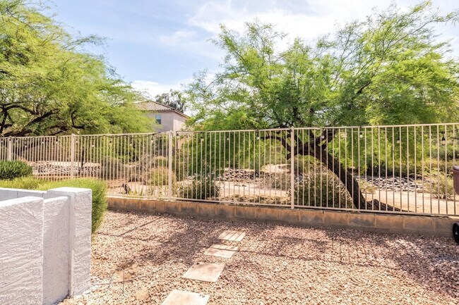 Building Photo - 7500 E Deer Valley Rd