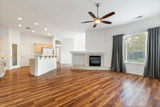 Building Photo - 10440 Arbor Way