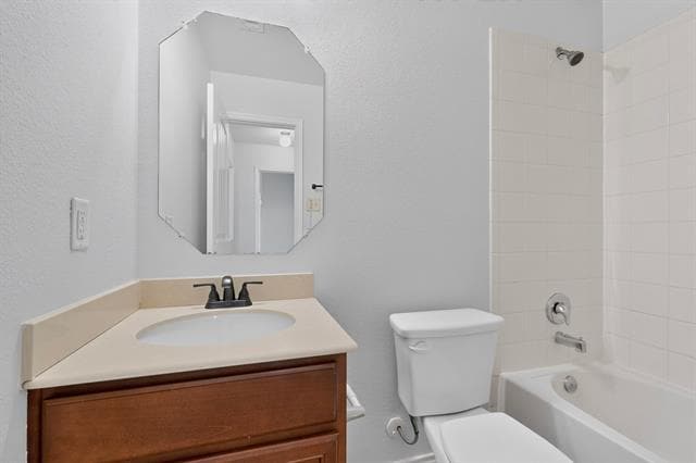 Building Photo - 2123 Meadow View Dr