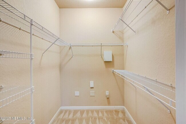 Building Photo - 8539 Gate Pkwy W