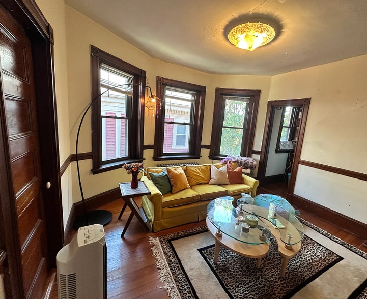 Building Photo - 174 Saint Alphonsus St