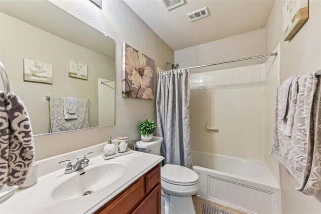 Building Photo - 538 Travertine Trail