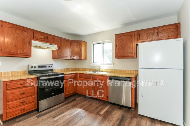 Building Photo - 190 Peregrine Dr