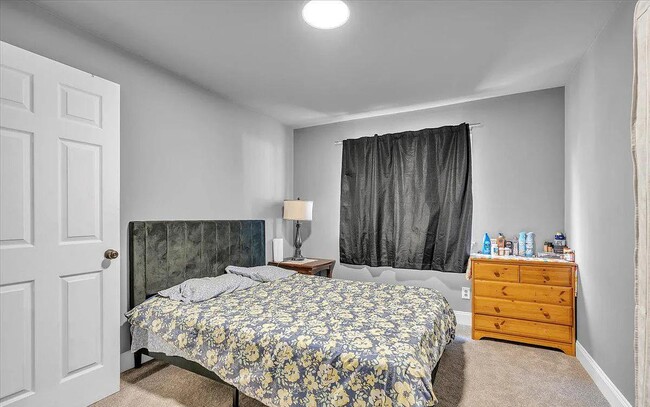 Building Photo - 92 Ginger Dr