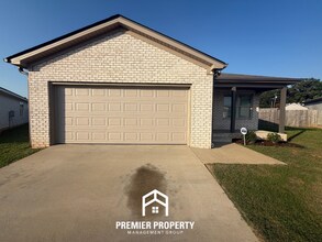 Building Photo - Beautiful 4BR/2BA Tuscaloosa Home | 1,497 Sq Ft, Covered Back Patio & 2-Car Garage