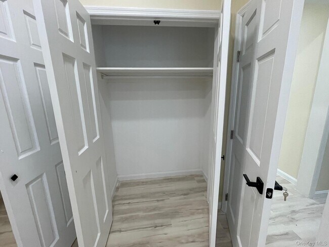 Building Photo - 136 Park Ave