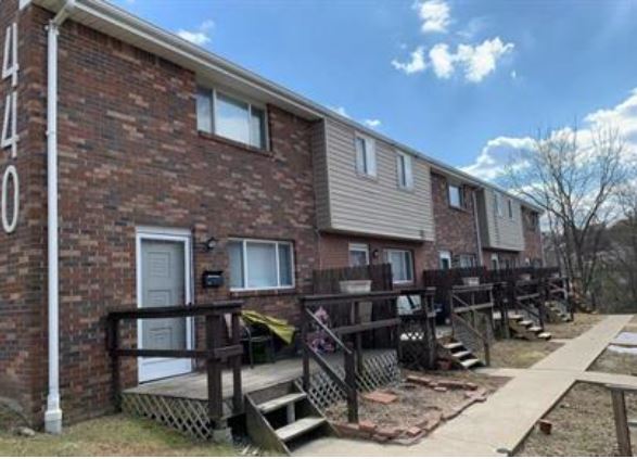 Primary Photo - 442 Brierly Ln