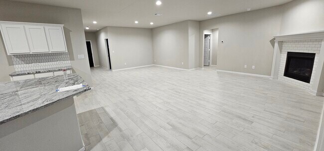 Building Photo - 8418 E County Road 115