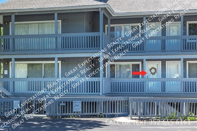 Building Photo - 20800 River Dr