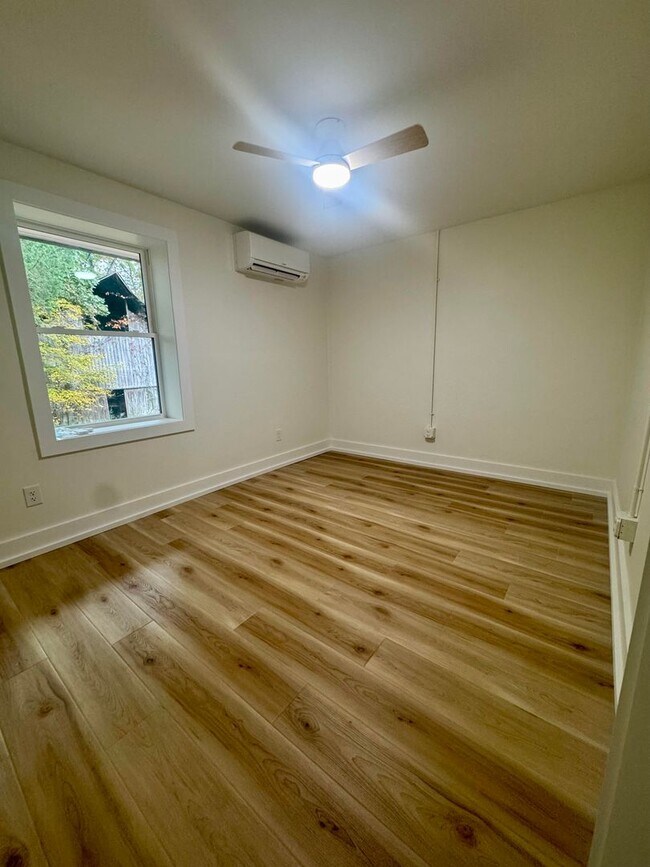 Building Photo - 2113 W Madison Ave