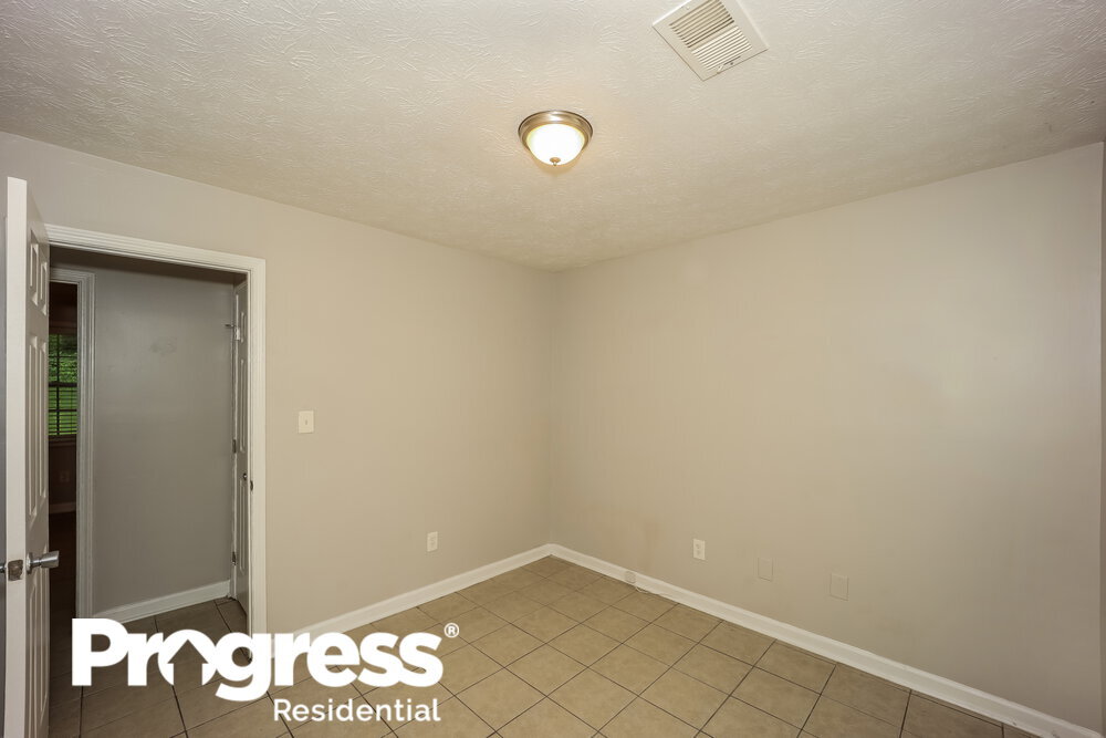 Building Photo - 5539 Hall Cir