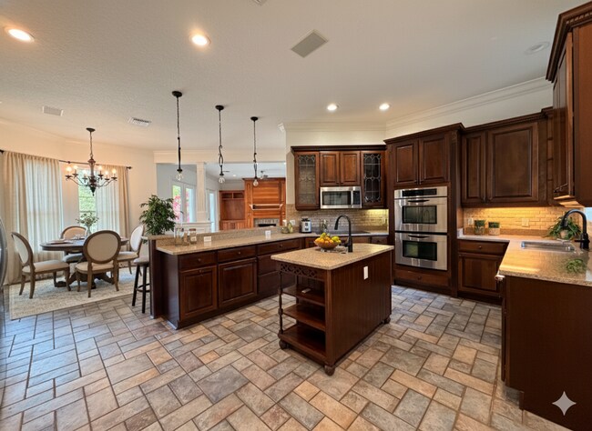 Building Photo - Luxury Windermere Home | 5 Bed 4.5 Bath La...