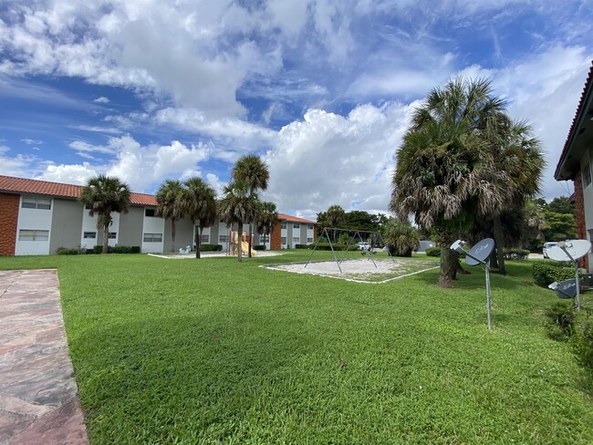 Building Photo - 1200 SW 50th Ave